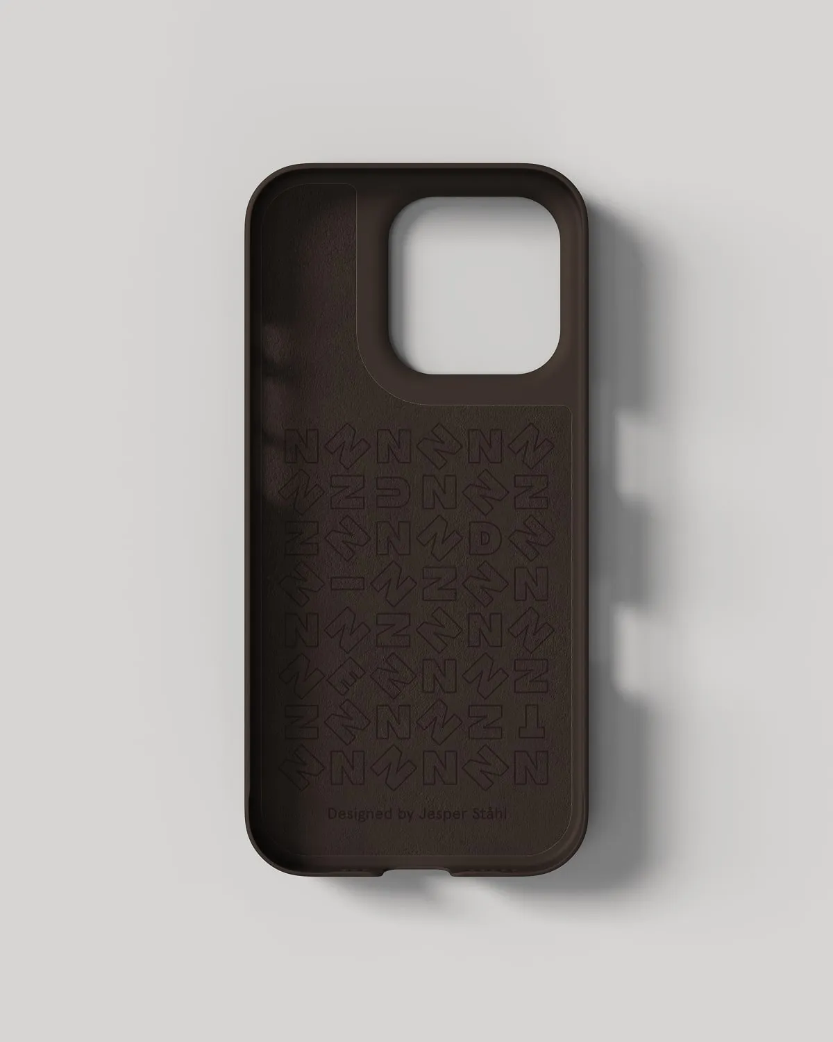 Nudient Thin Case iPhone 16 Pro cover marrone senza MagSafe
