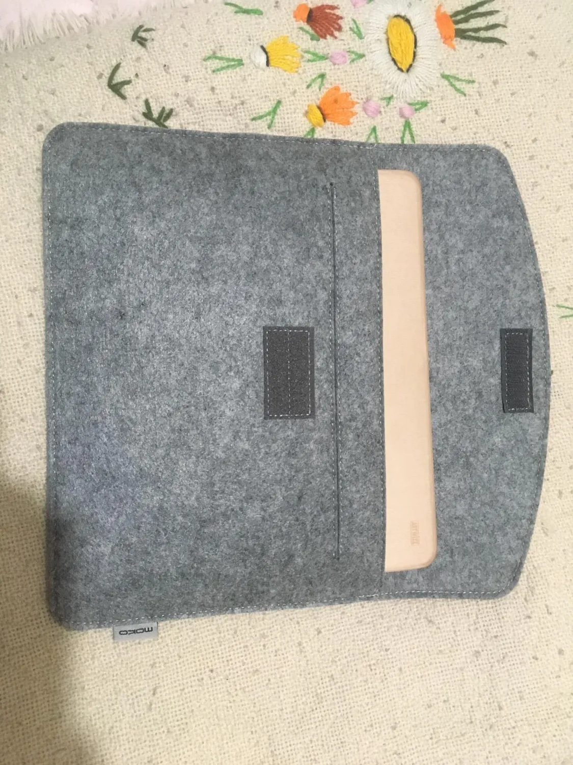 MoKo custodia sleeve feltro tablet 7-8 pollici grigio chiaro antiurto