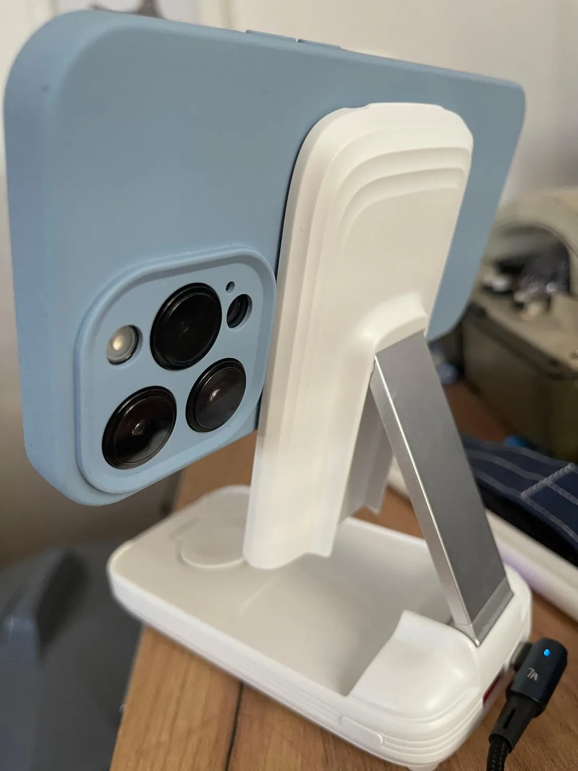 CloudValley Cover Magnetica iPhone 14 Pro Max custodia silicone blu chiaro