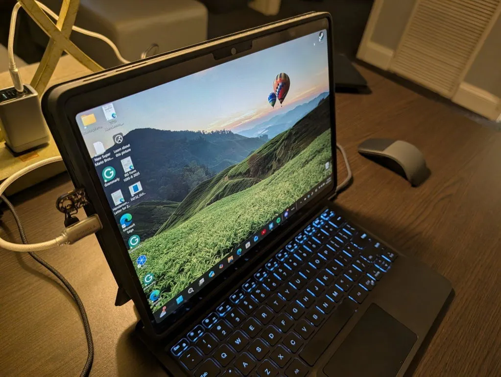 Dexnor Magic-Style Surface Pro 11 Cover tastiera nera retroilluminata