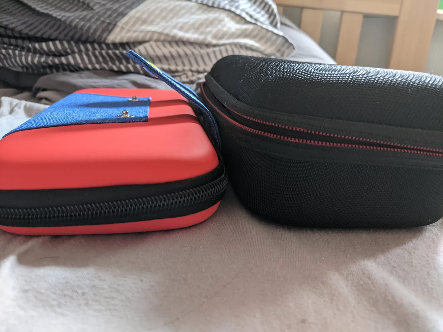 MoKo Switch OLED Custodia Rigida Rossa Mario 10 giochi