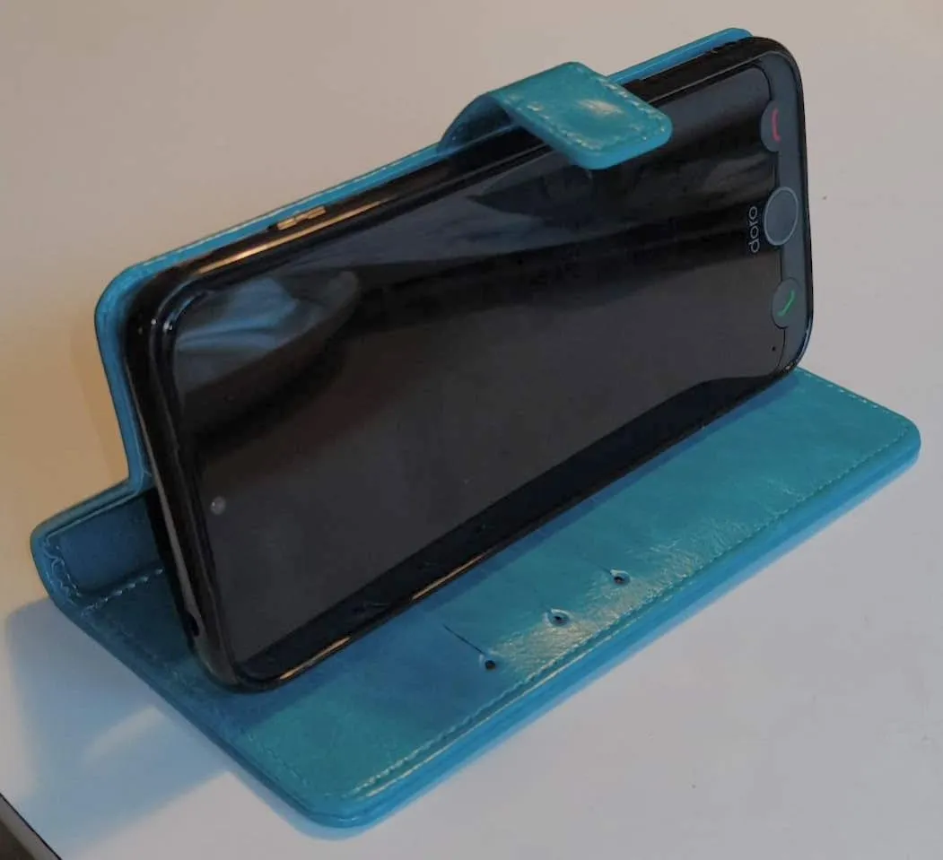 caseroxx Bookstyle Doro Aurora A30/A31 custodia azzurra carte