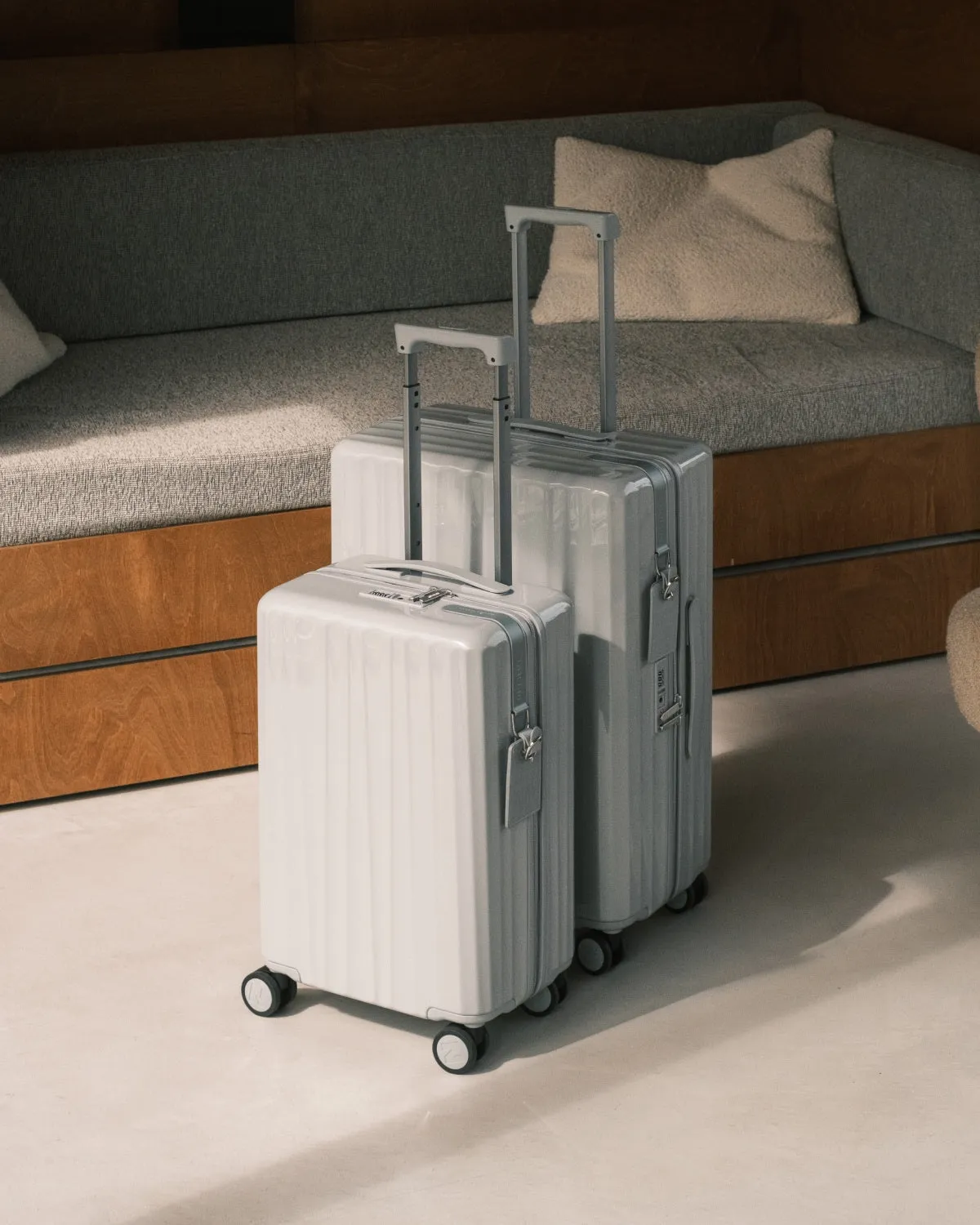 Nudient Bold set valigie Cabin V2 + Check-In L V2 Urban Grey