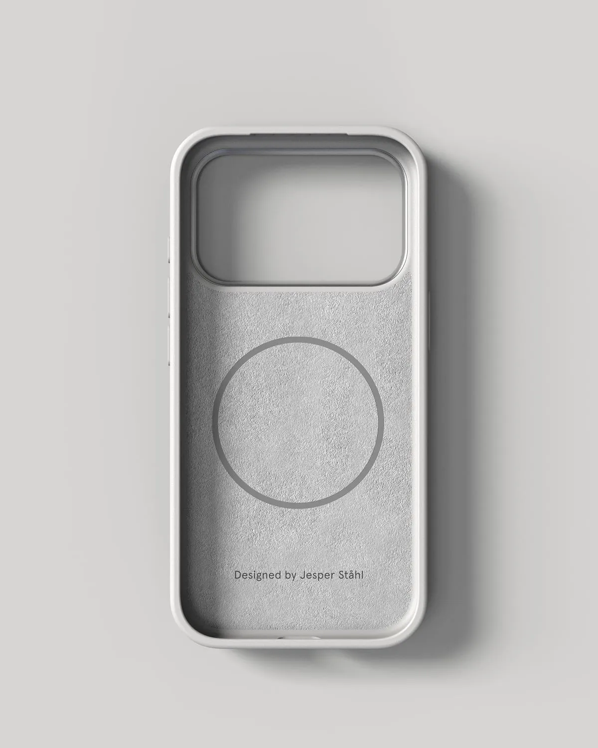 Nudient Bold Case iPhone 18 Pro cover Chalk White MagSafe antiurto