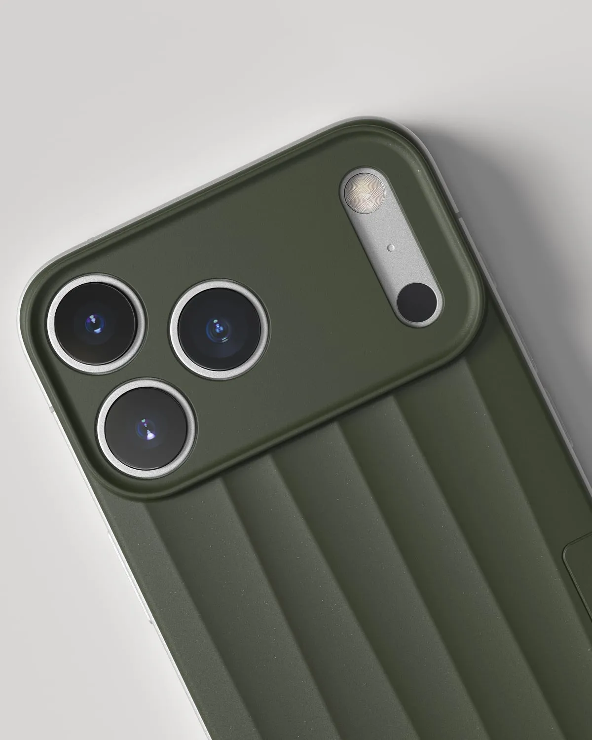 Nudient Slice Case cover iPhone 18 Pro Max Pine Green MagSafe sottile
