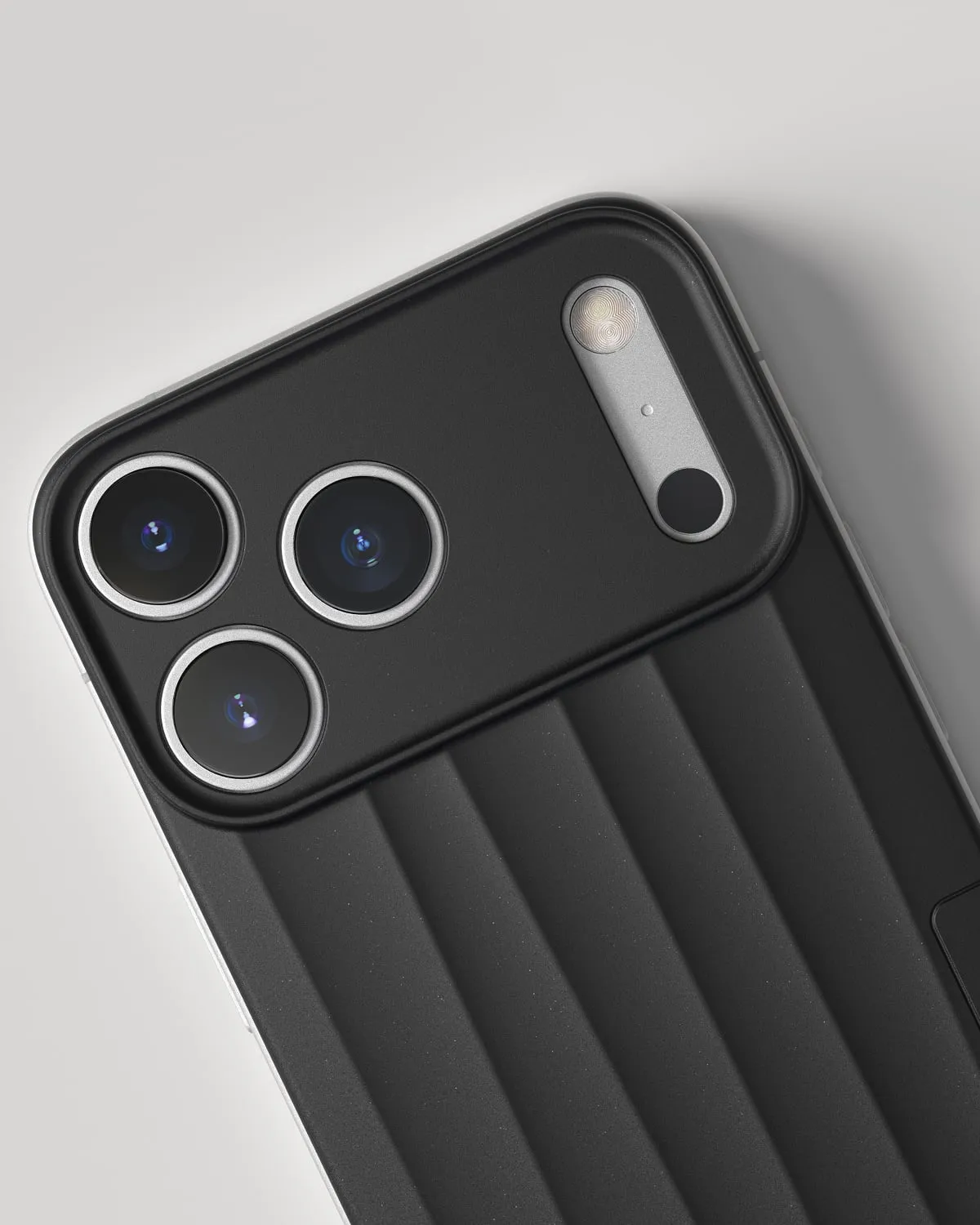 Nudient Slice Case custodia iPhone 17 Pro Max Ink Black MagSafe