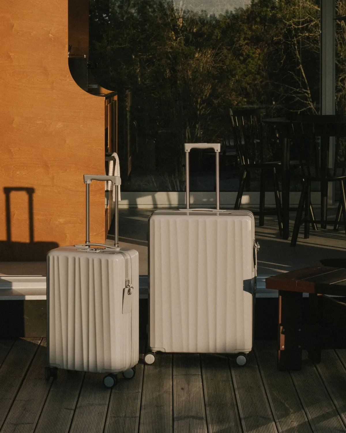 Nudient Bold Check-in M V2 trolley Urban Grey da stiva
