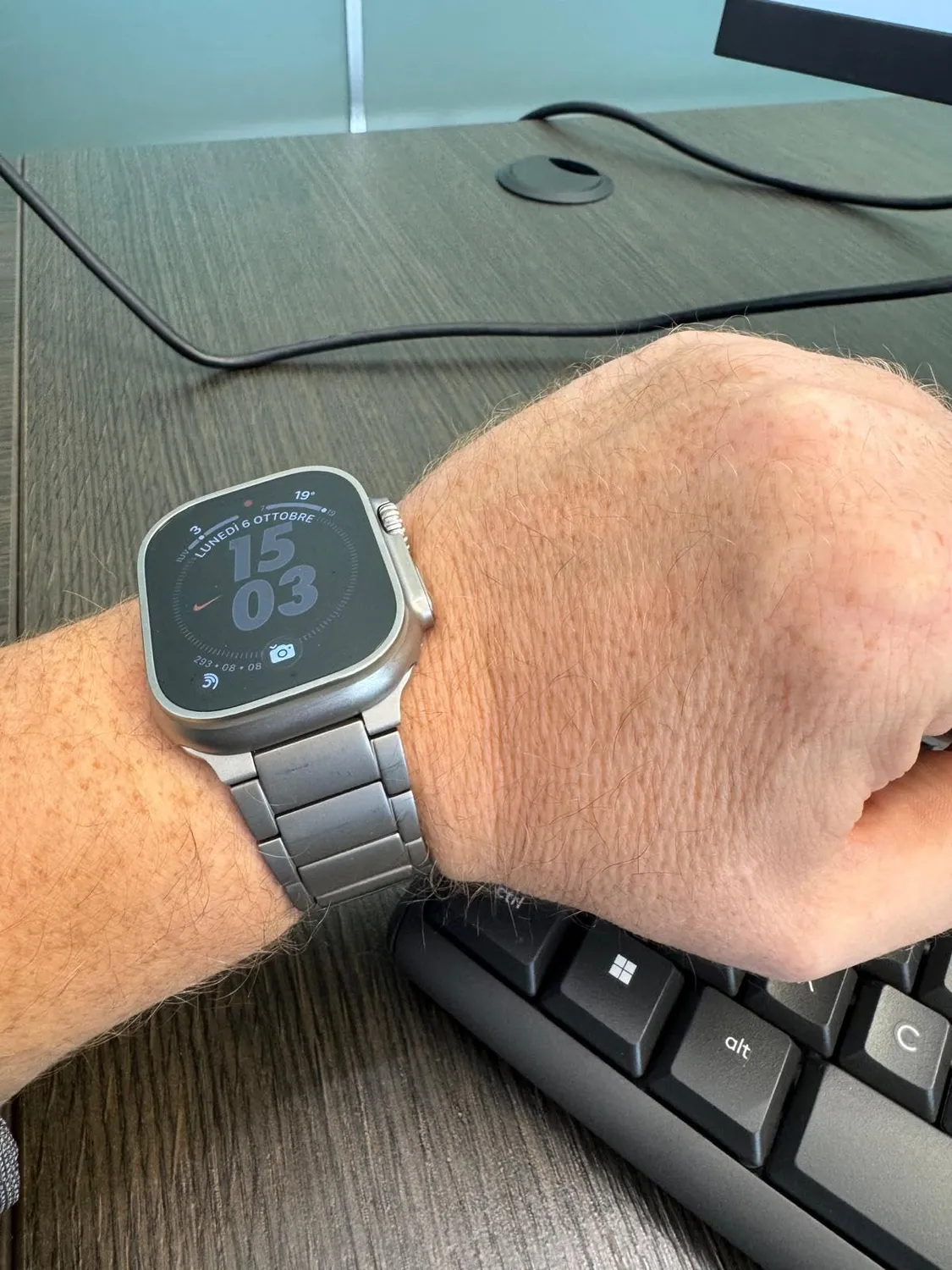 MoKo Cinturino Titanio Apple Watch 42-49mm Doppio Pulsante