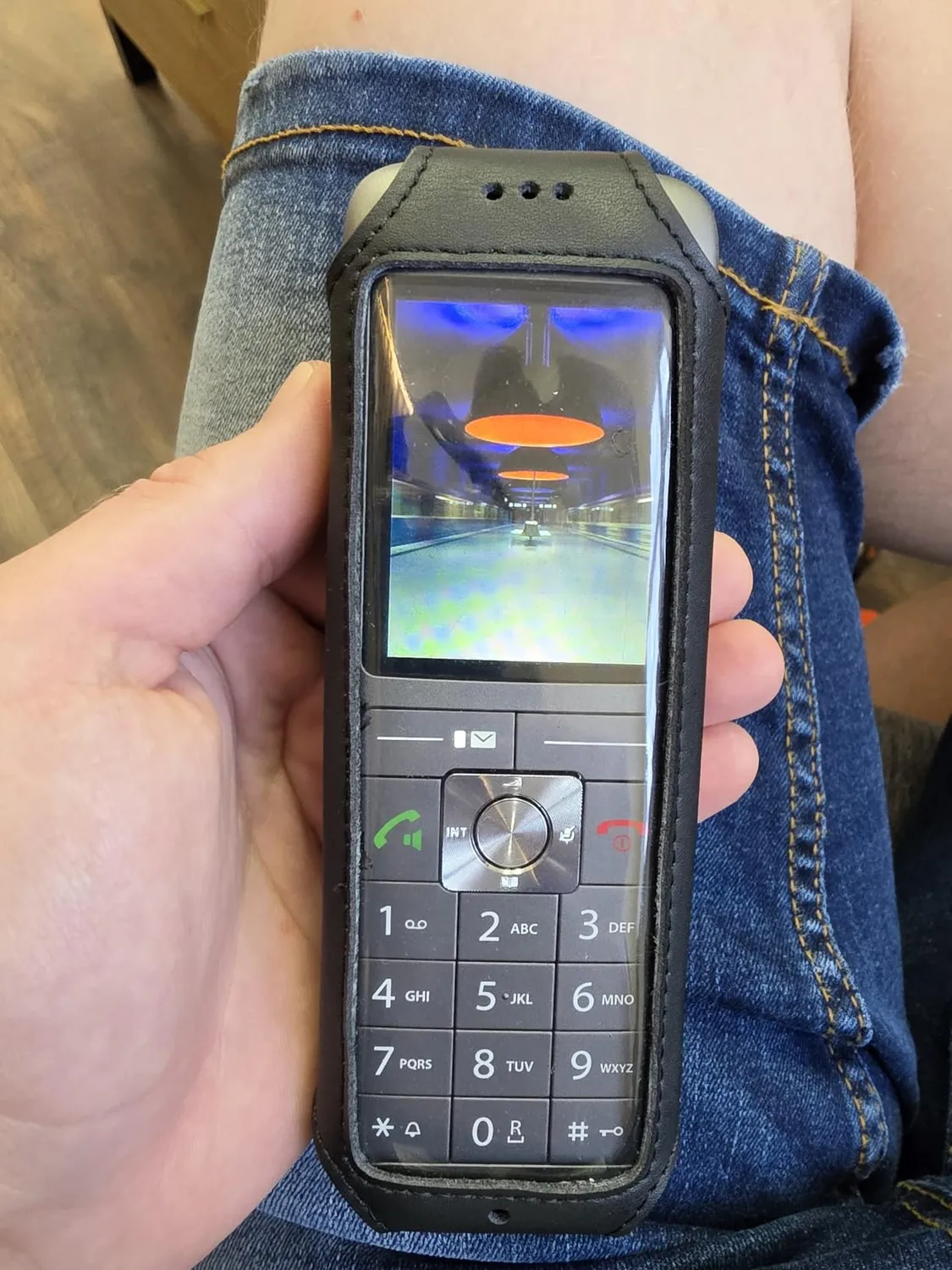 caseroxx Gigaset CL660 custodia pelle con clip e display