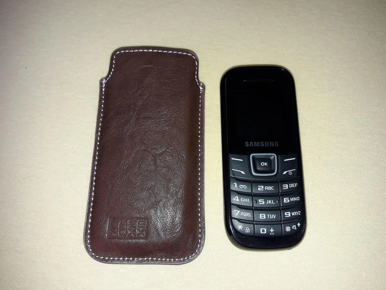 caseroxx Business-Line Tasca Samsung E1200 Keystone 2 Marrone