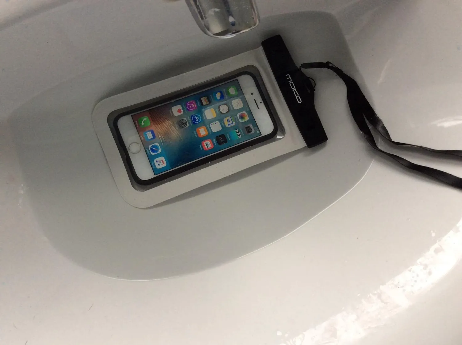 MoKo Custodia Impermeabile Telefono 2 Pezzi IPX8 fino 7 pollici