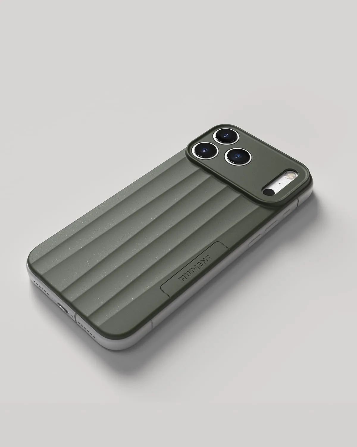 Nudient Slice Case cover iPhone 18 Pro Max Pine Green MagSafe sottile