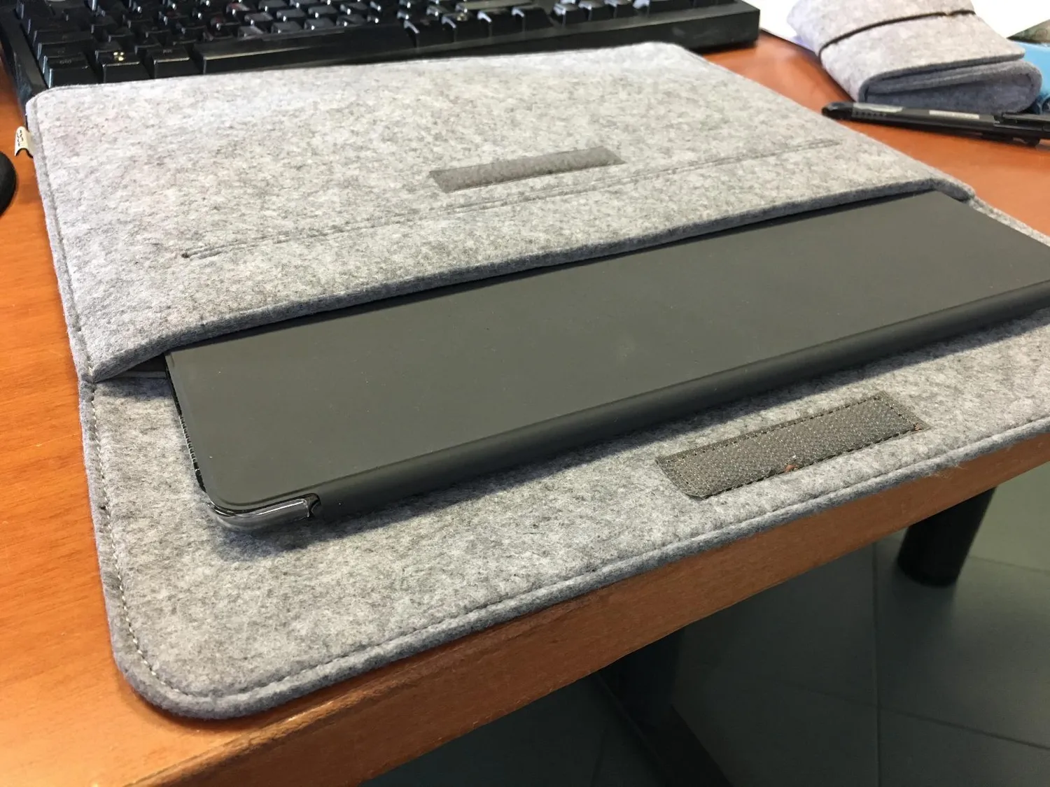 MoKo Custodia Feltro per MacBook Pro 14 2021 sleeve grigio scuro