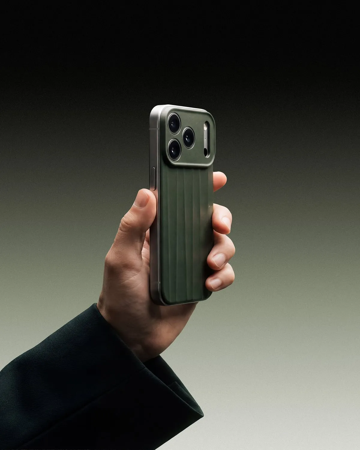 Nudient Slice Case cover iPhone 18 Pro Pine Green MagSafe sottile
