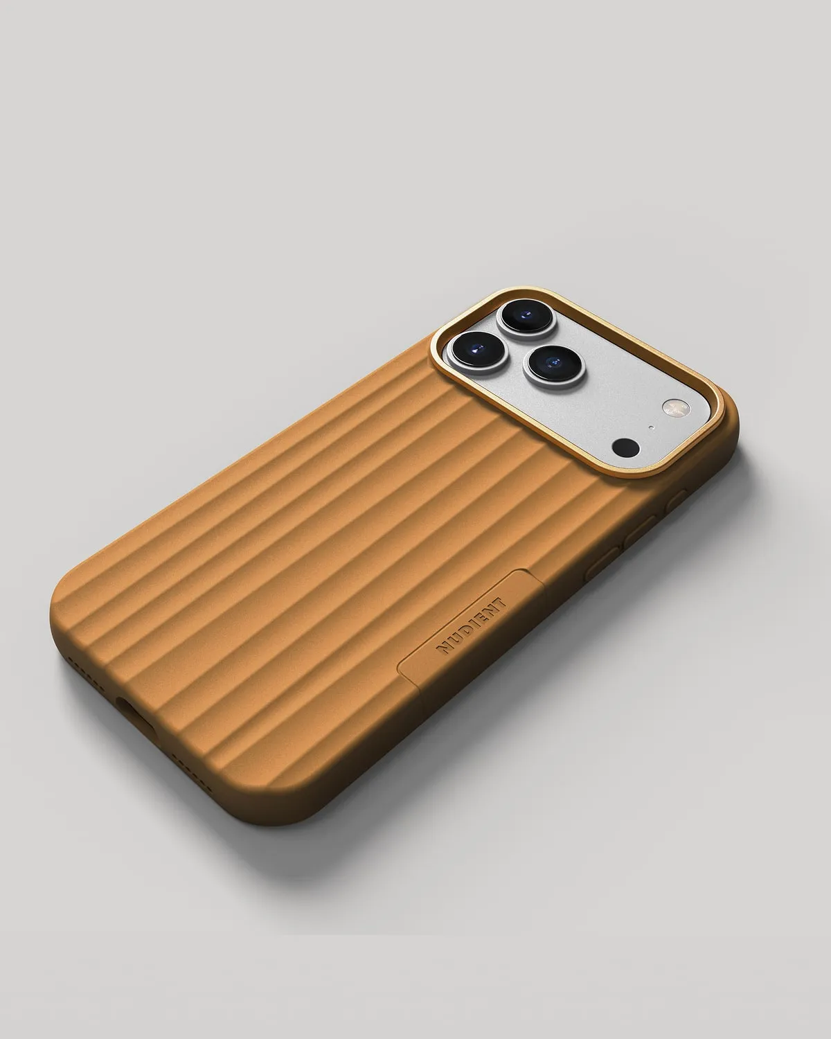 Nudient Bold Case cover iPhone 17 Pro Max Amber Yellow MagSafe