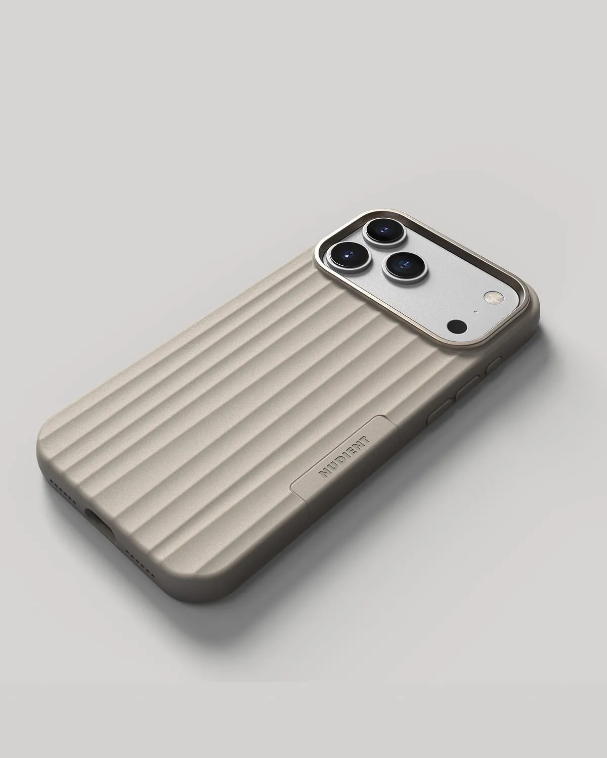Nudient Bold Case custodia iPhone 18 Pro Max Linen Beige MagSafe