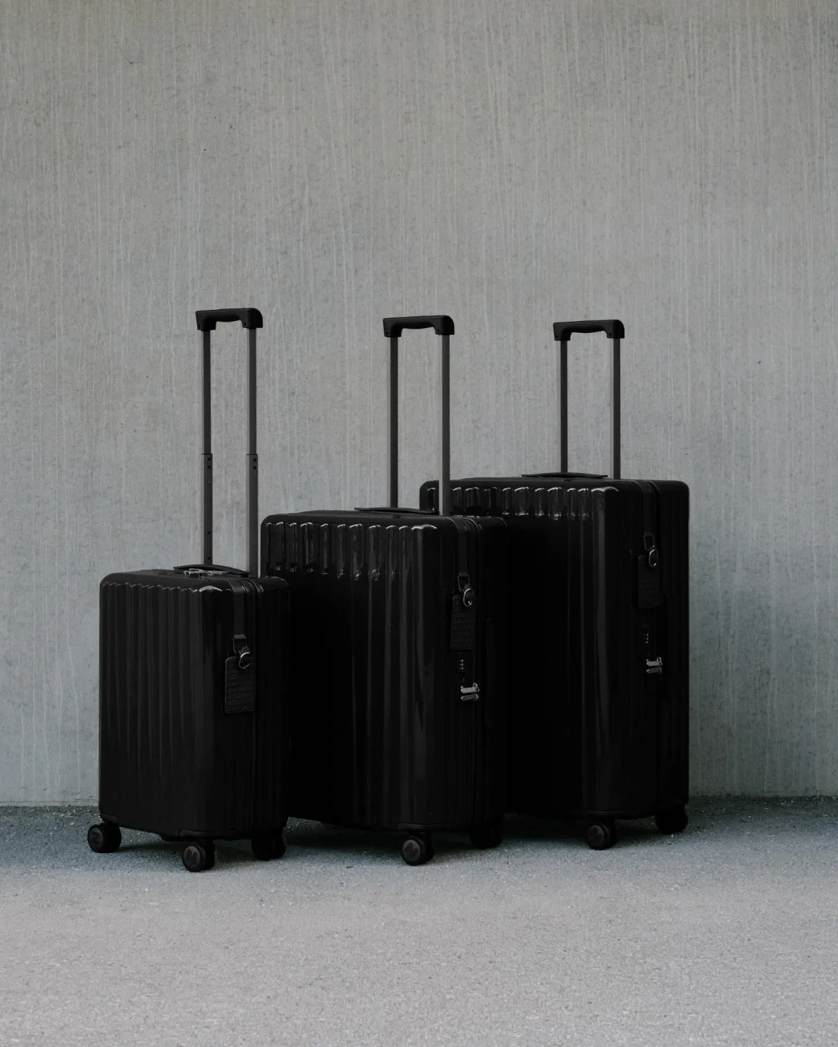 Nudient Bold Check-In M V2 trolley Charcoal Black
