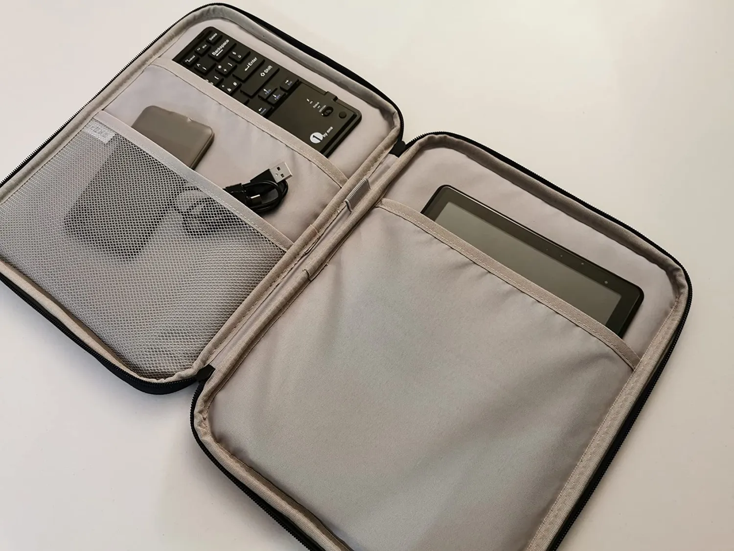 MoKo borsa sleeve tablet 9-11 pollici grigio scuro imbottita