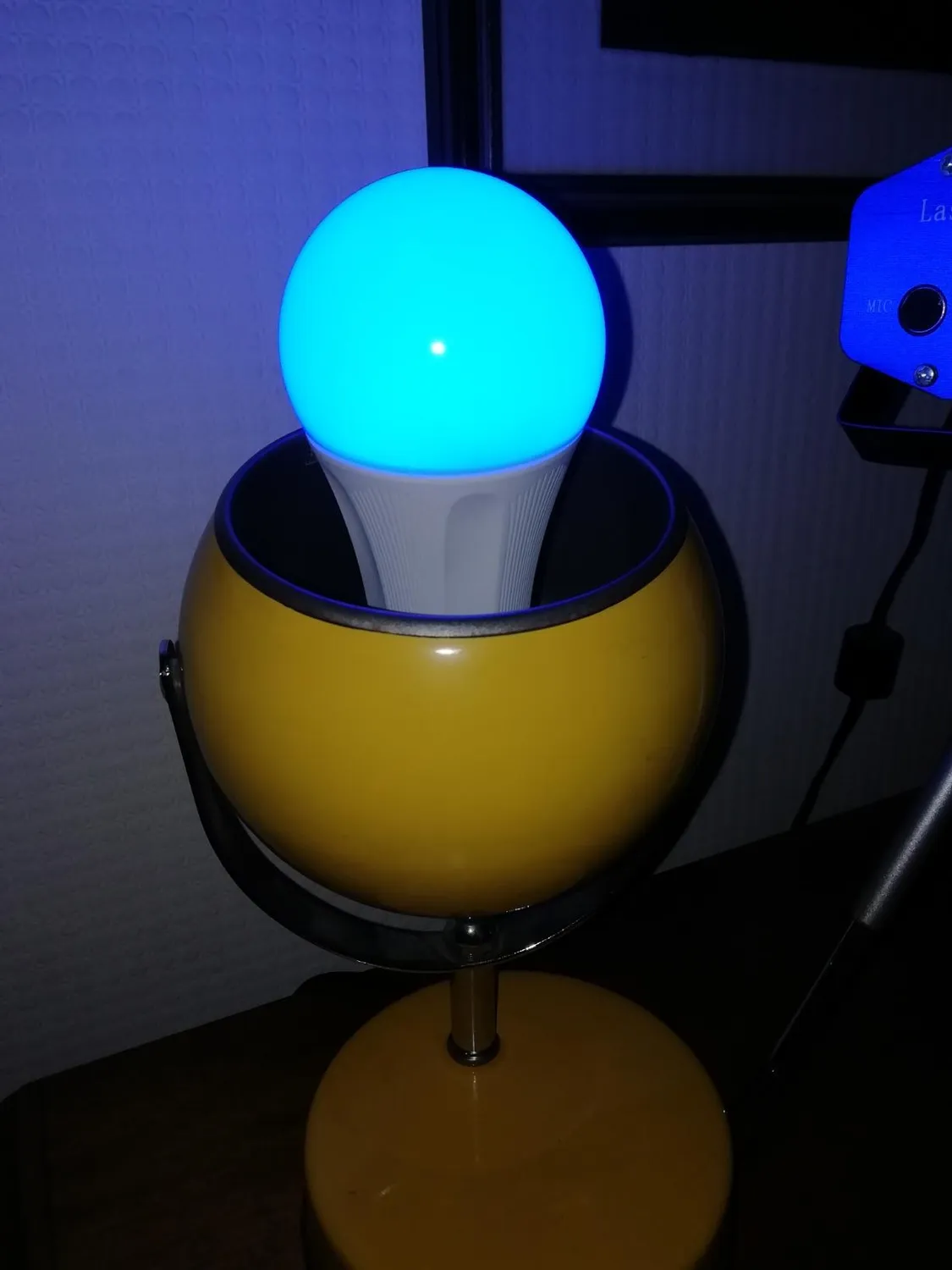MoKo E14 lampadina LED smart RGB 9W dimmerabile
