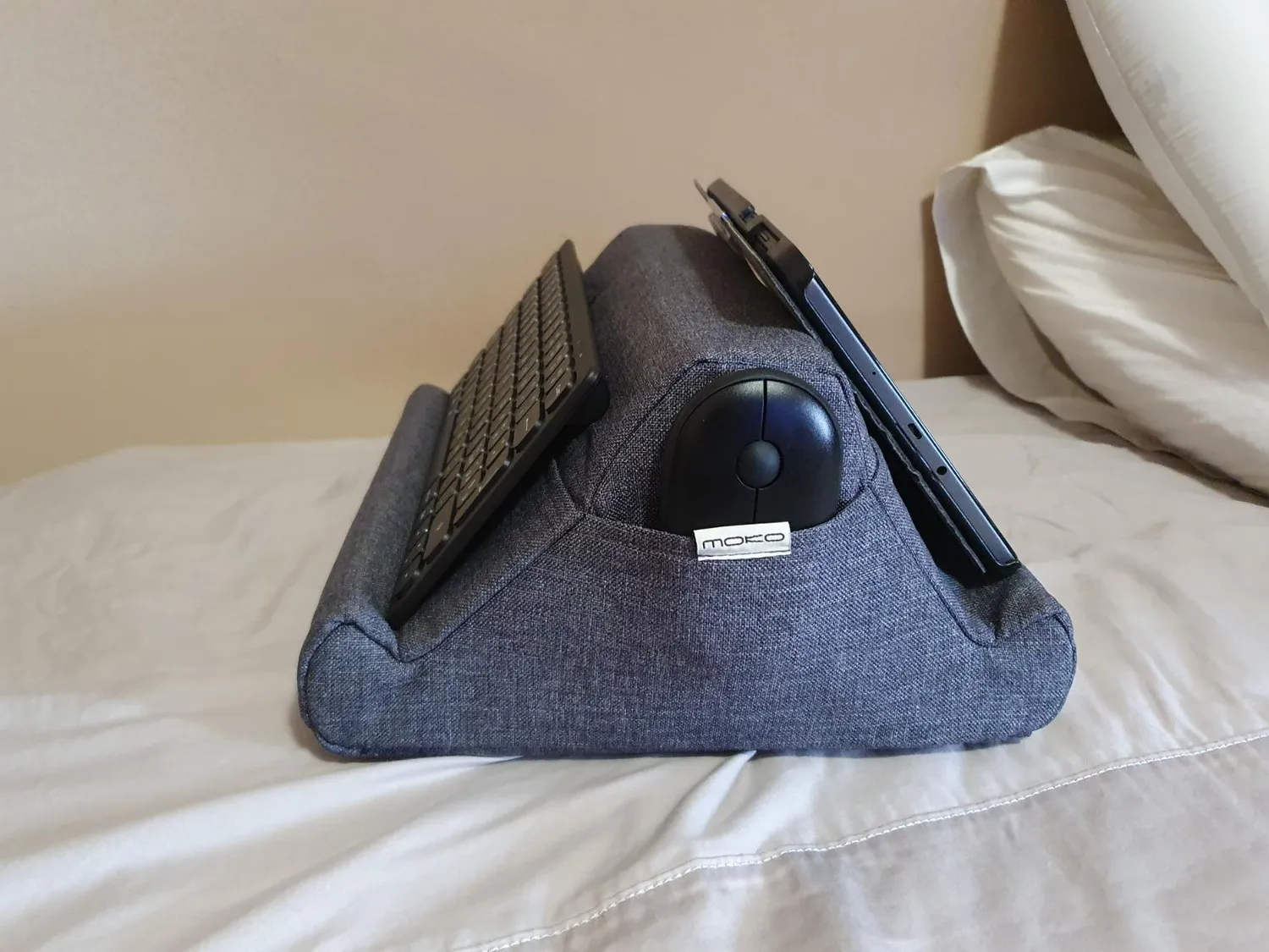 MoKo Supporto Tablet Cuscino Grigio Multi-Angolo Tasca