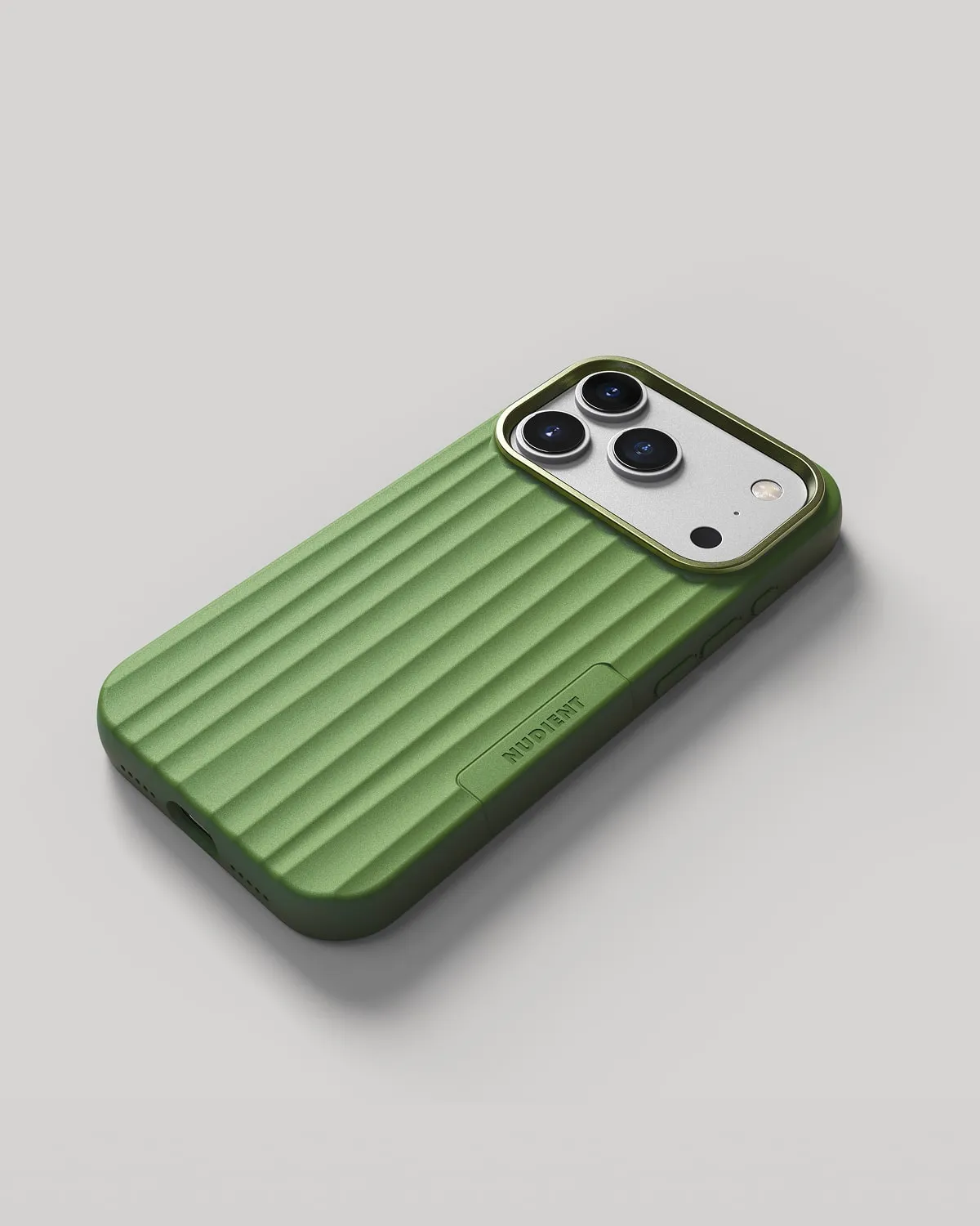 Nudient Bold Case cover iPhone 17 Pro Khaki MagSafe antiurto