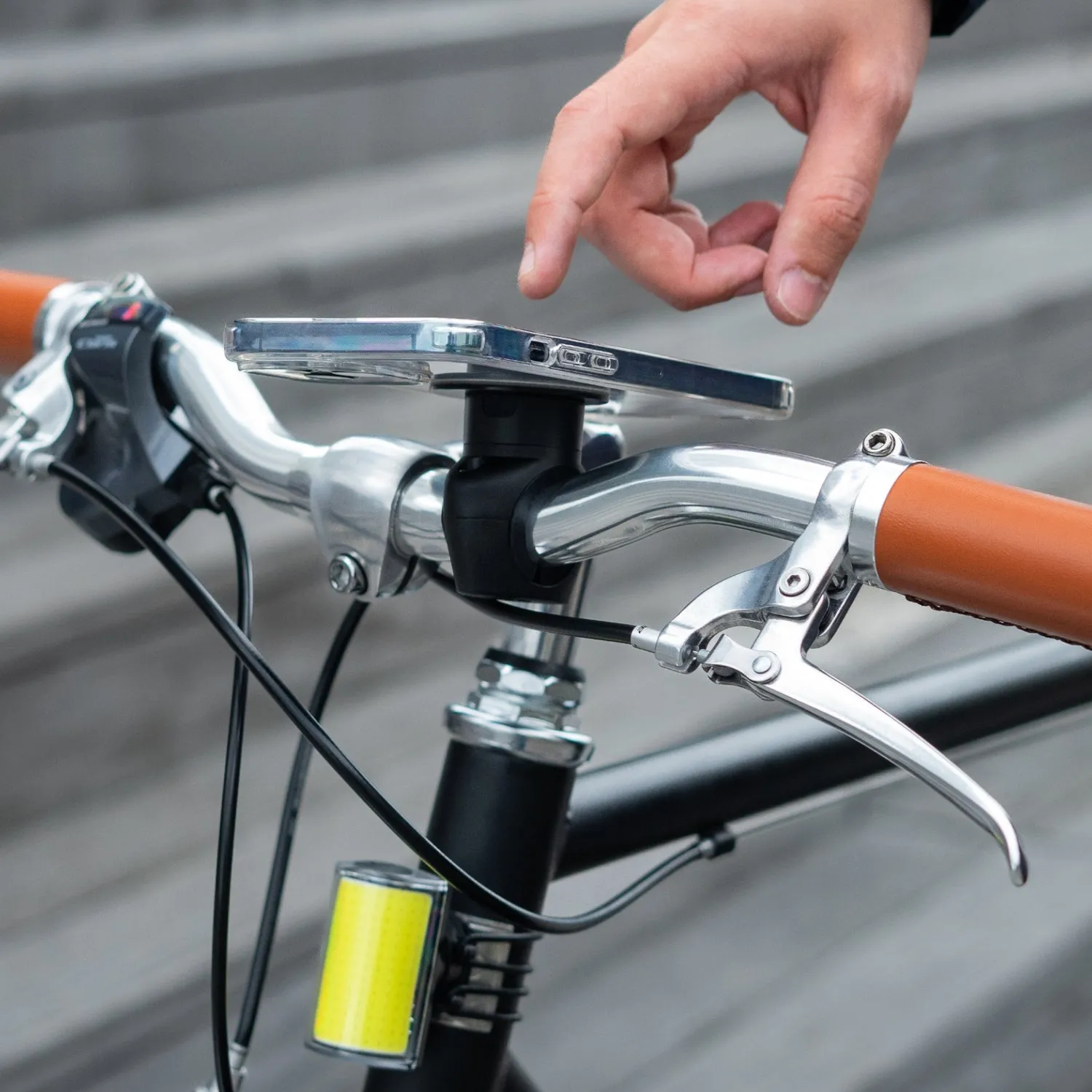 Shapeheart Pro supporto telefono bici magnetico con custodia