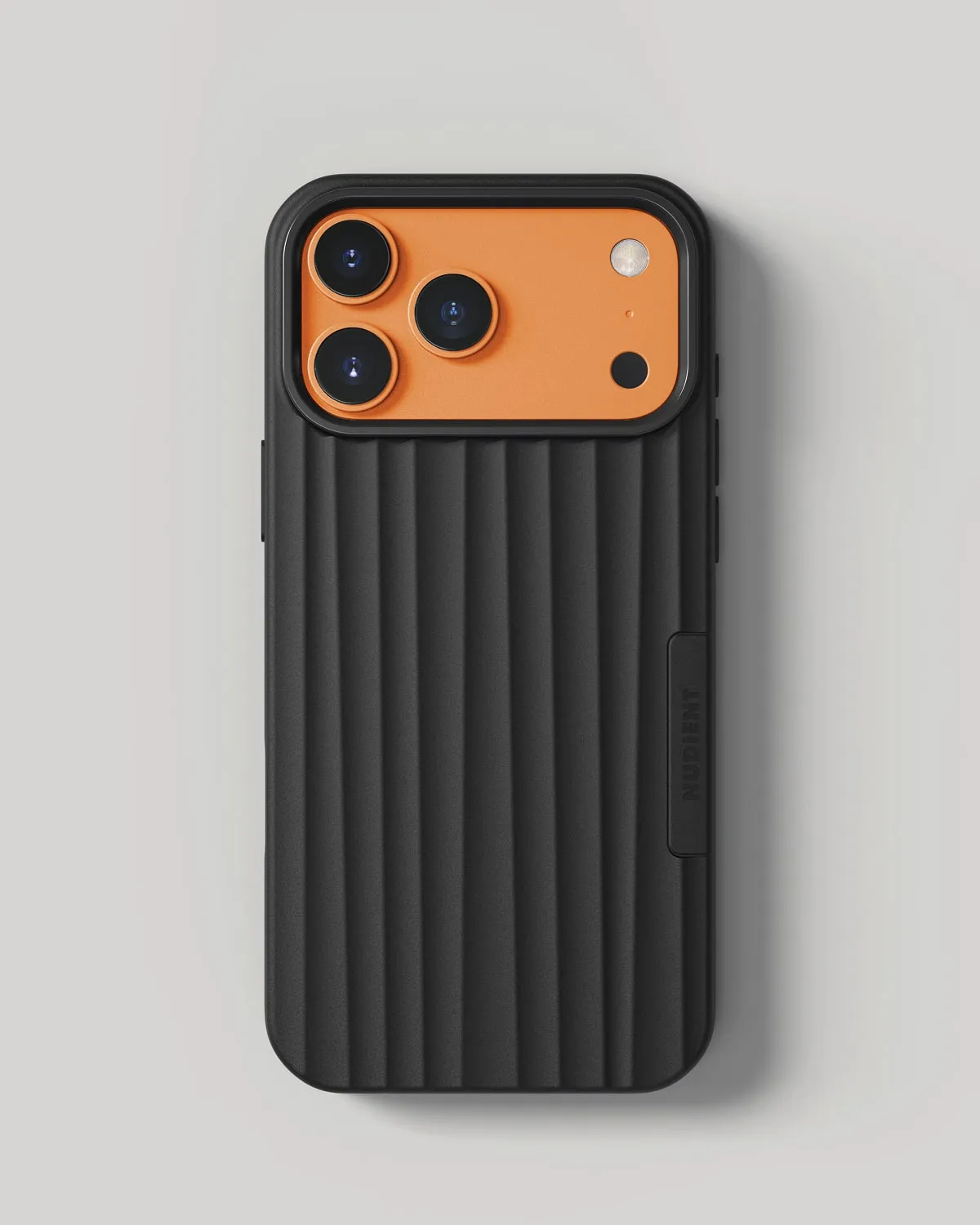 Nudient Bold Case iPhone 17 Pro Max cover Charcoal Black MagSafe