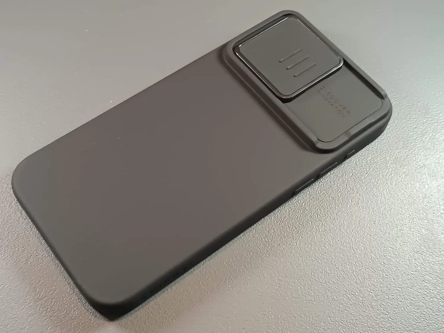 CloudValley iPhone 15 Pro Max cover silicone nera magsafe