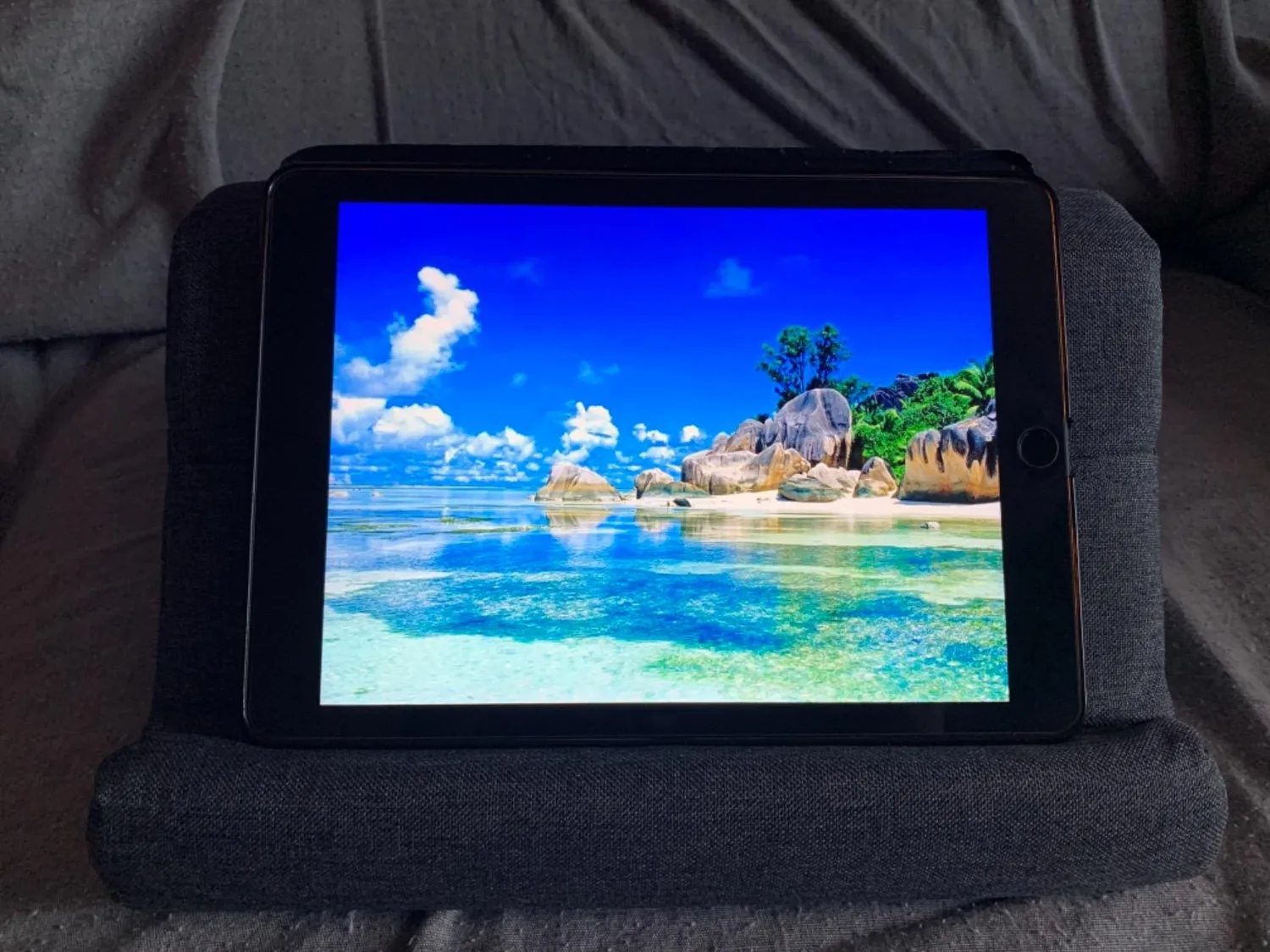 MoKo Supporto Tablet Cuscino Grigio Multi-Angolo Tasca