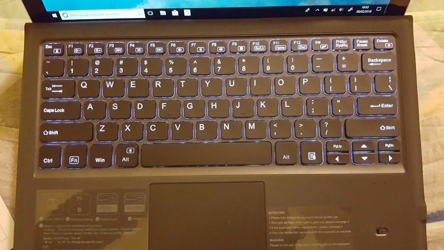 MoKo per Surface Pro 3-7 Plus tastiera bluetooth grigia retroilluminata