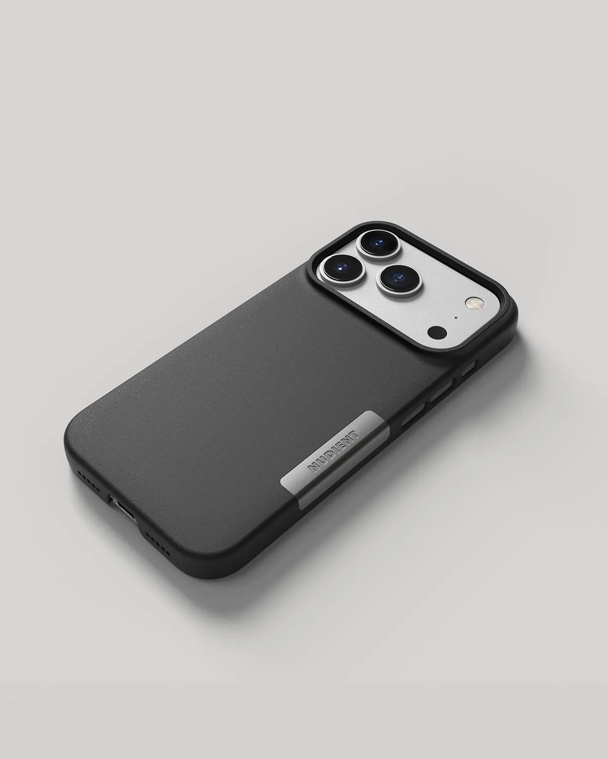 Nudient Thin Case iPhone 17 Pro cover Ink Black MagSafe sottile