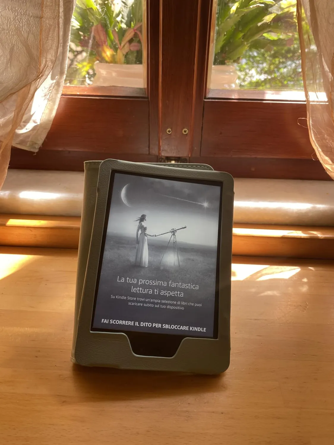 MoKo Custodia Kindle 6" 12a Gen FioriC stand leggera