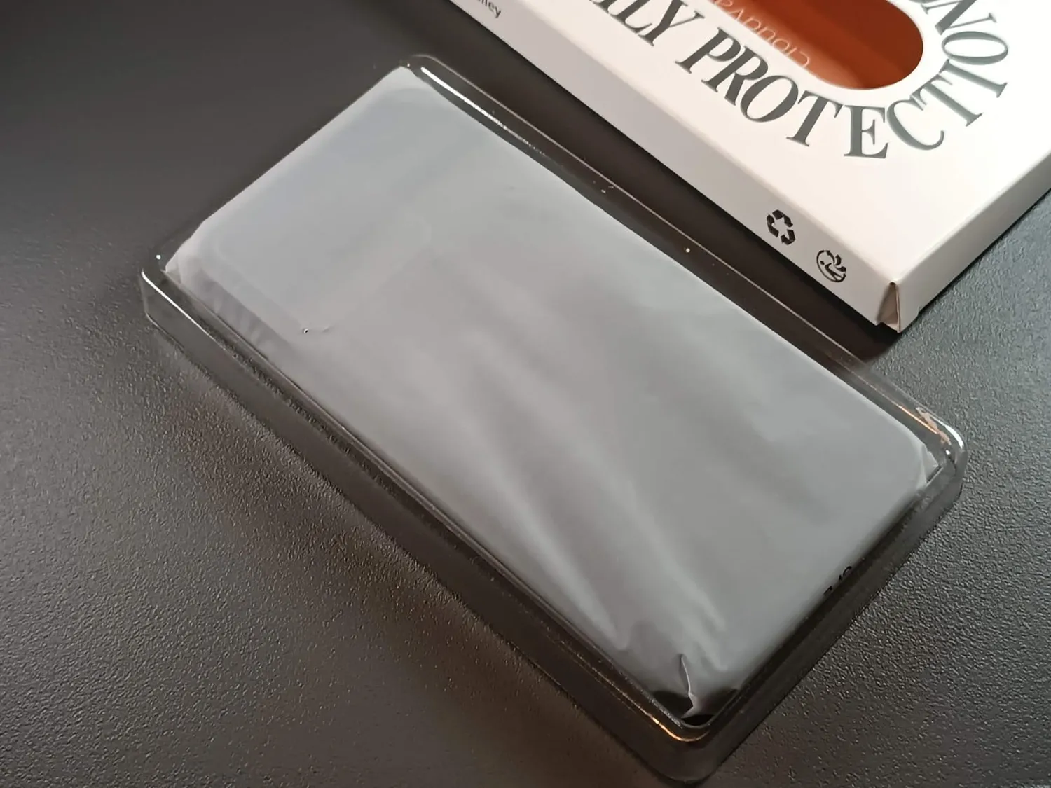 CloudValley iPhone 15 Pro Max cover silicone nera magsafe