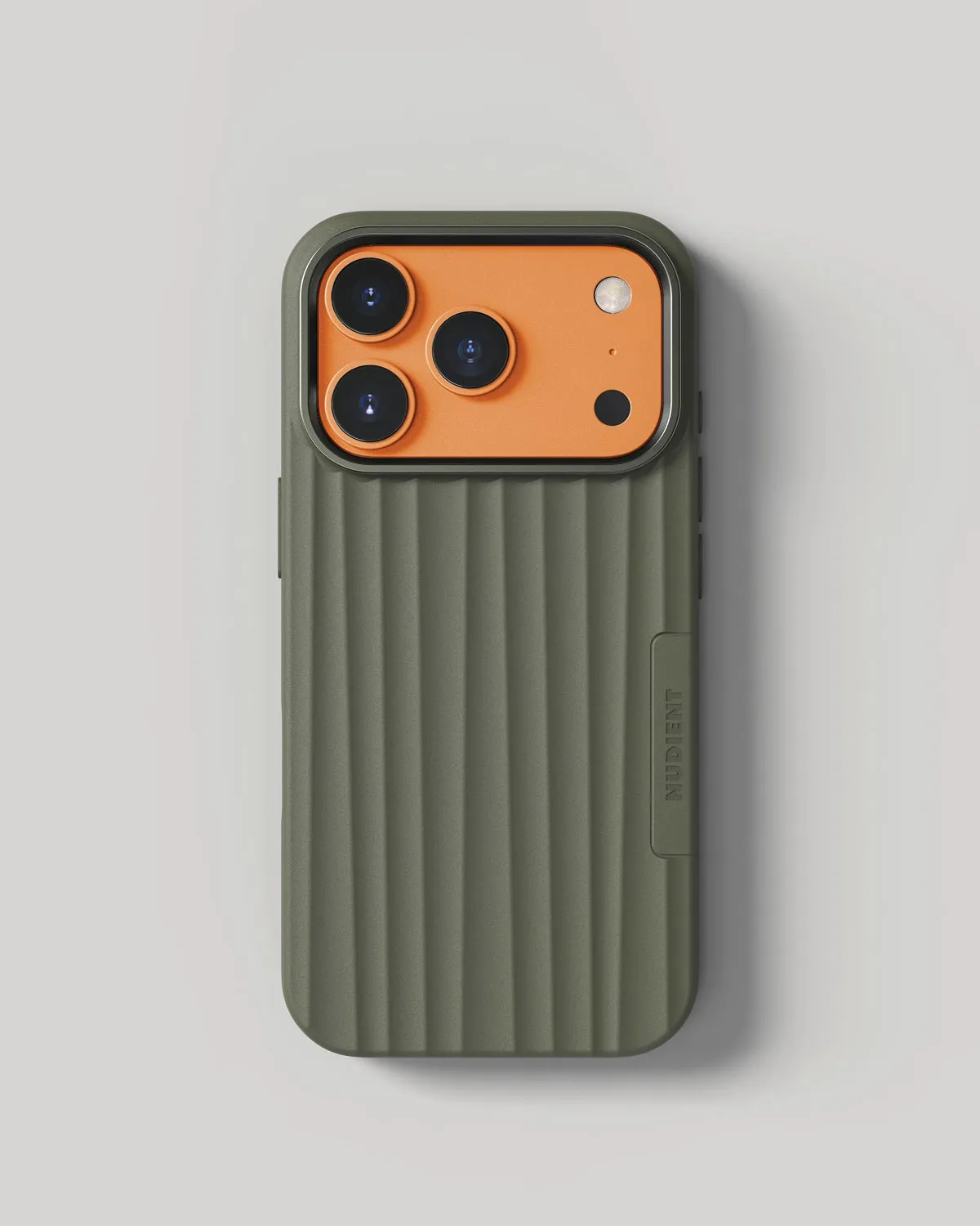 Nudient Bold Case cover iPhone 17 Pro Olive Green MagSafe antiurto
