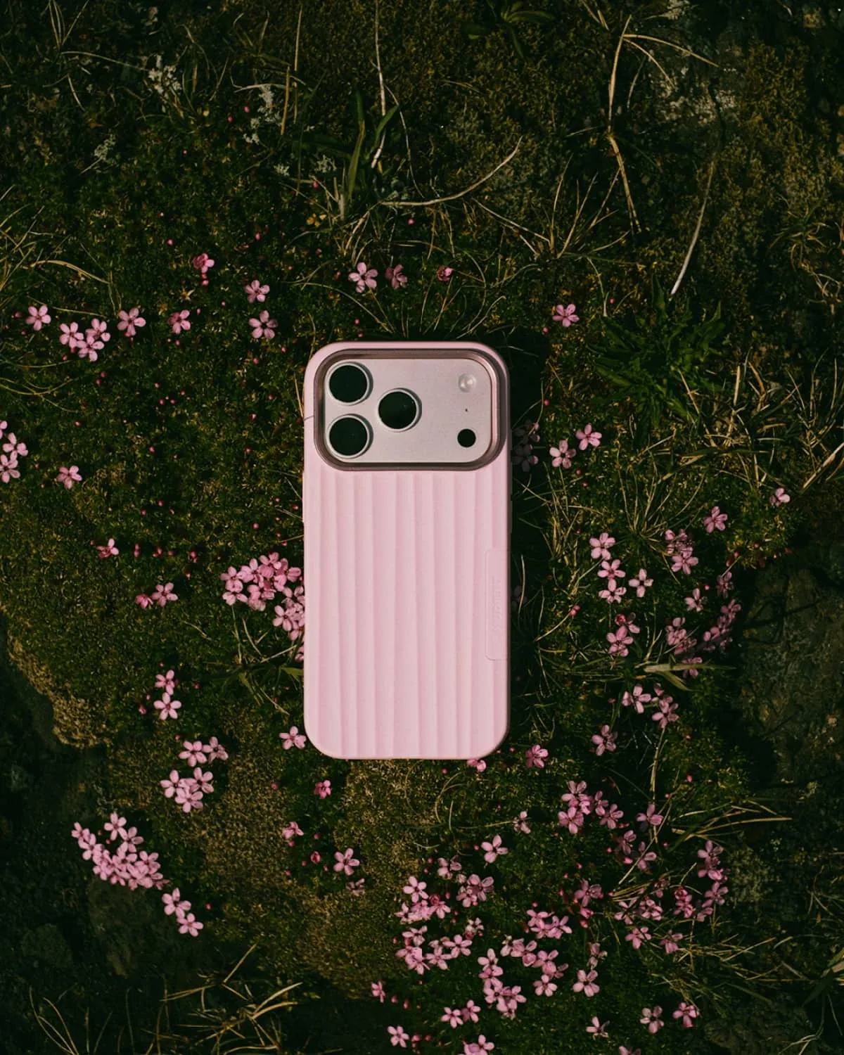 Nudient Bold Case cover iPhone 15 Dusk Pink con MagSafe