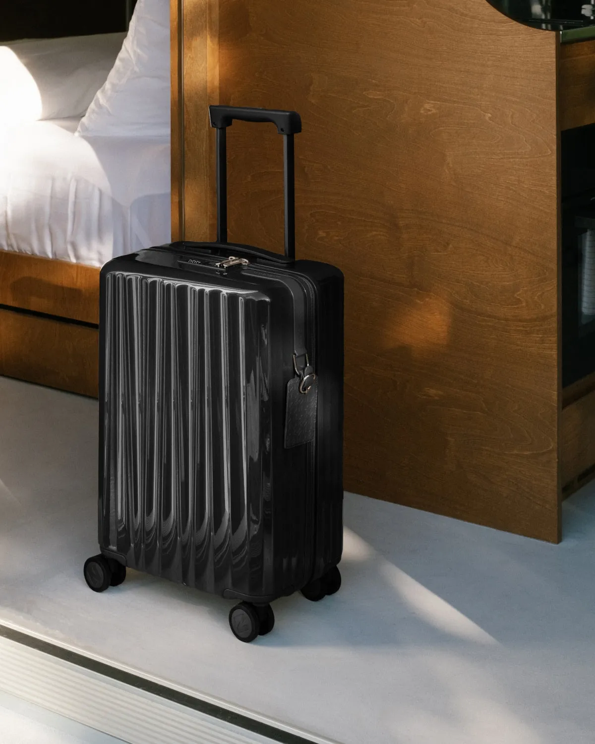 Nudient Bold Cabin Bag V2 valigia Cabin Charcoal Black rigida