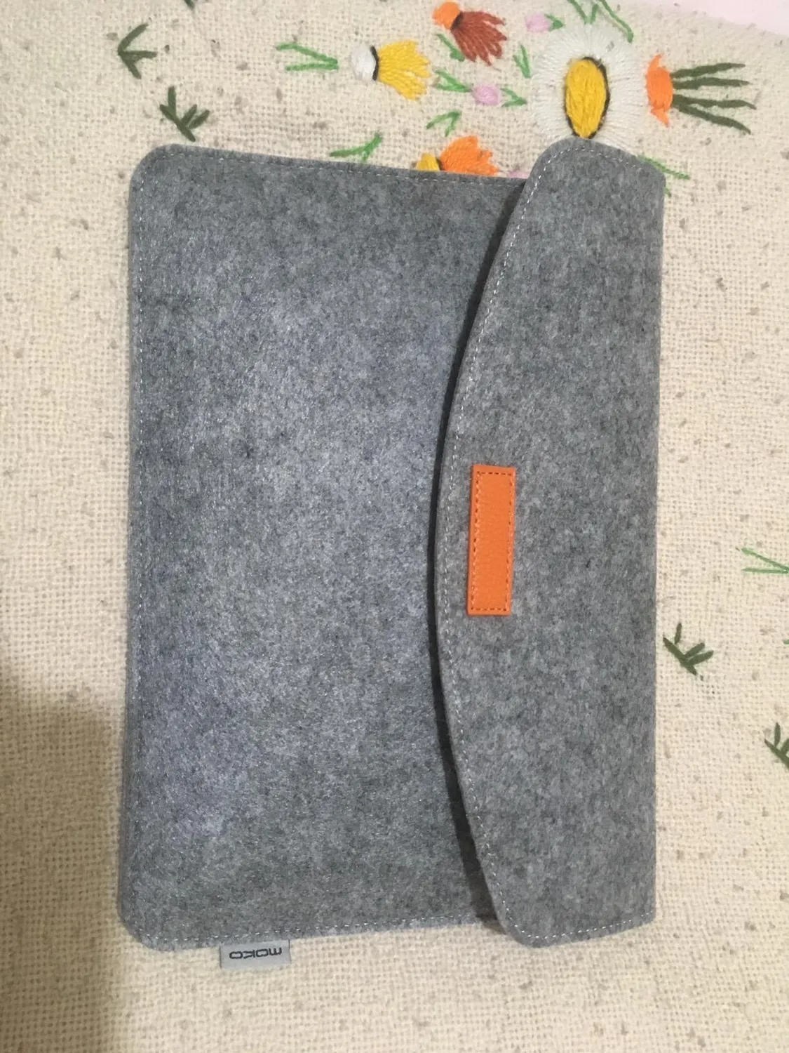 MoKo custodia sleeve feltro tablet 7-8 pollici grigio chiaro antiurto